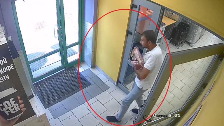 В Брянске 22 летний уголовник украл семь килограммов мяса и приготовил себе обед guberniya tv proisshestviya 314632 Возбуждено уголовное дело ƃℾ подписаться прислать новость