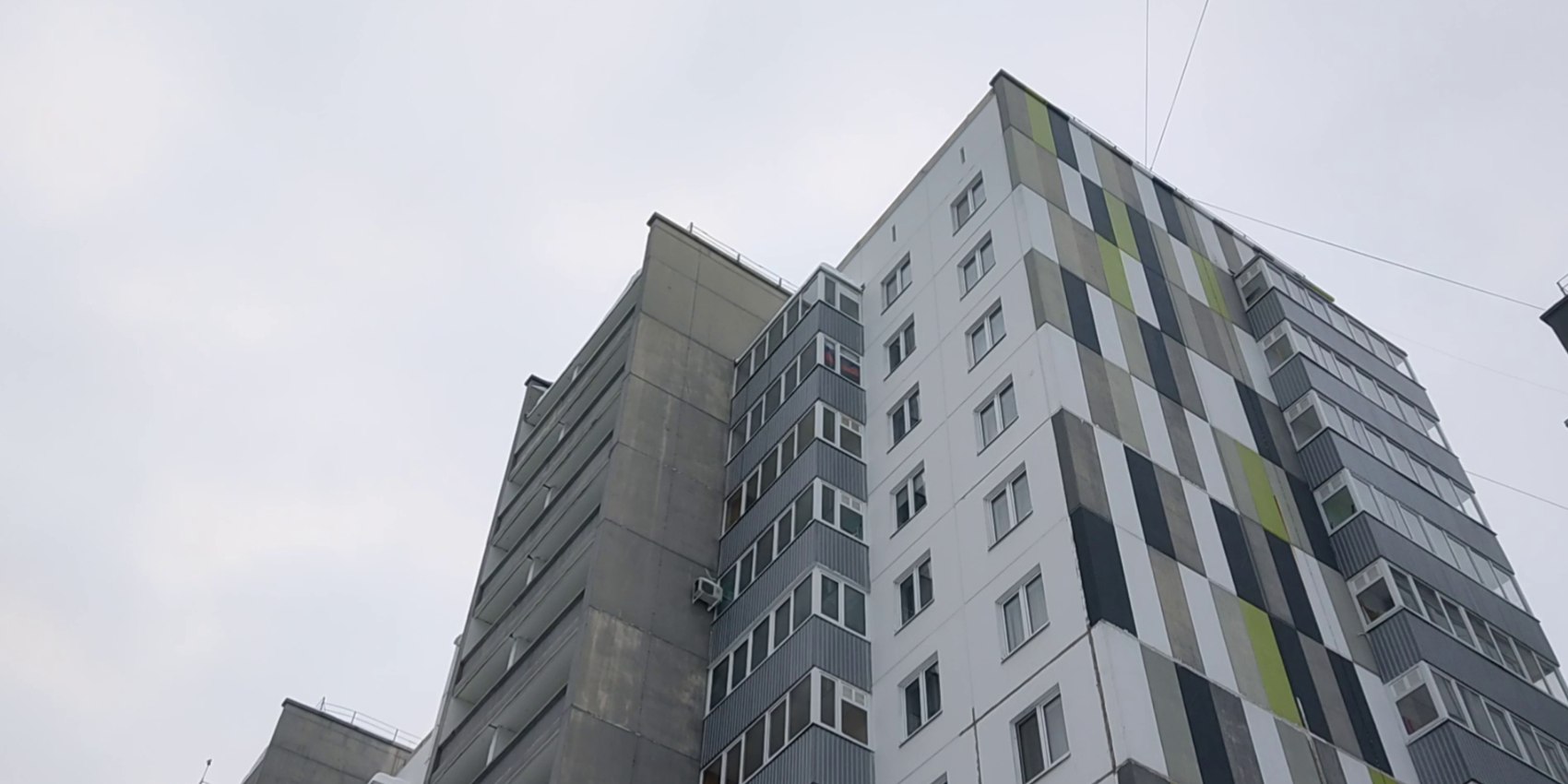 В Перми арендная ставка уменьшилась на 5 за год В Перми ставка долгосрочной аренды в декабре 2025 года составила 30 тыс руб в месяц снизившись на 5 по сравнению с прошлым годом Об этом РБК Пермь сообщили аналитики Авито Недвижимости Предложение жилья в краевой столице выросло на 66 что значительно выше среднероссийского показателя в 26 Интерес к аренде в Перми за год увеличился на 3 тогда как в целом по стране спрос уменьшился на 8 На фоне снижения ключевой ставки ЦБ РФ ипотека стала доступнее поэтому ряд россиян вернулся к вопросу покупки собственного жилья утверждают эксперты rbc perm