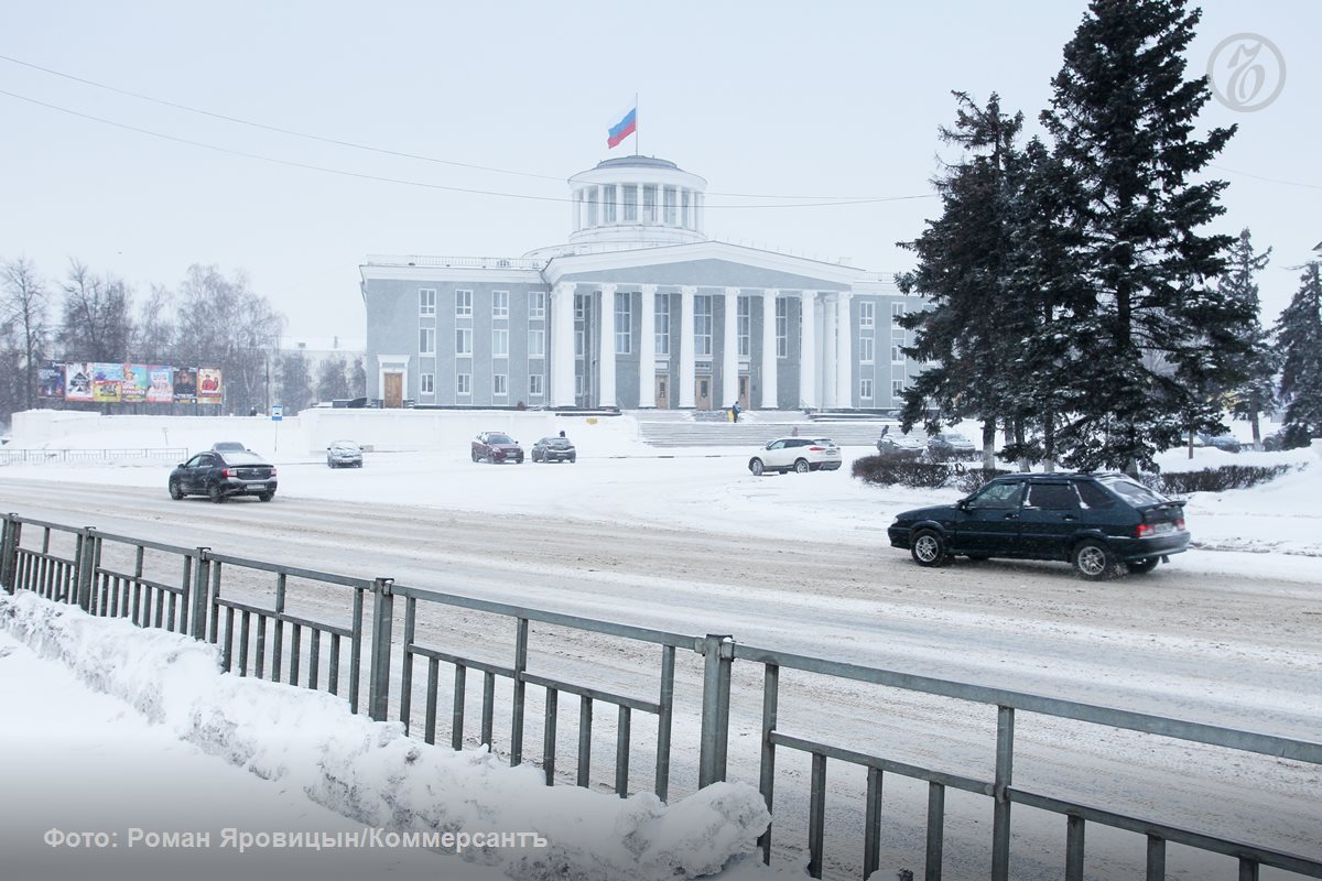 Московское АО Аурат выкупившее значительную часть территории бывшего завода гиганта Дзержинское оргстекло под строительство завода по производству коагулянтов задерживается с выходом на площадку В 2023 году инвестор договорился с Нижегородской областью создать современное производство стоимостью около 14 млрд руб Губернатор поручил подготовить для Аурата первый в регионе проект промышленного комплексного развития территории Его назвали как космический корабль Юрия Гагарина Восток 1 Однако проект все еще не готов По данным областных властей инвестор еще составляет мастер план после которого надо будет оформлять документацию по планировке территории Проблемы добавляет дефицит специалистов для промпредприятий в Дзержинске Подробнее читайте в материале Ъ Приволжье Восток 1 задержался на старте   Подписывайтесь Делитесь мнением о канале