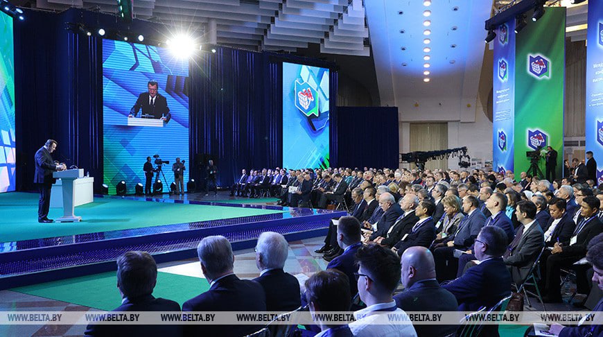 Минская международная конференция по безопасности пройдет 28-29 октября — МИД Беларуси Ключевым элементом конференции также станет обсуждение следующих шагов по разработке Хартии многополярности и многообразия в XXI веке, рассказал официальный представитель белорусского МИД Варанков.