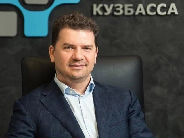 Представитель медкомпании передавал взятку экс-главе Минздрава Кузбасса Беглову По данным суда, представитель ООО «Медтрейд — СРЦ» Сергей Ксензов за «откат» получал госконтракты от медучреждений региона. Мужчина отправлен под домашний арест на срок до 7 августа текущего года. ⏹
