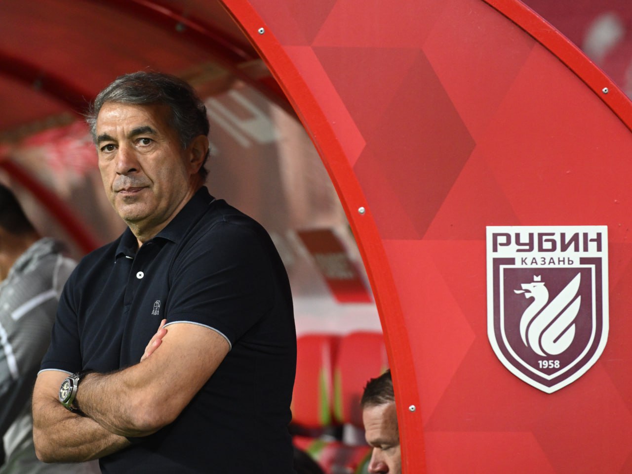 Отставка Рахимова удивляет Желаю ему быстро найти новую команду и вернуться к работе Борис Игнатьев для Матч ТВ Рубин объявил о расторжении контракта с главным тренером во вторник Отставка Рахимова очень удивляет Мне как болельщику нравилась игра Рубина с точки зрения зрелищности Место седьмое в МИР РПЛ наверное соответствует всему на что команда сегодня способна И решение убрать Рахимова большая ошибка и несправедливость Надеюсь после возобновления сезона Рубин своей игрой опровергнет мои суждения Но думаю это вряд ли произойдёт Хочу пожелать Рашиду быстро найти новую команду вернуться к работе news matchtv РИА Новости Максим Богодвид