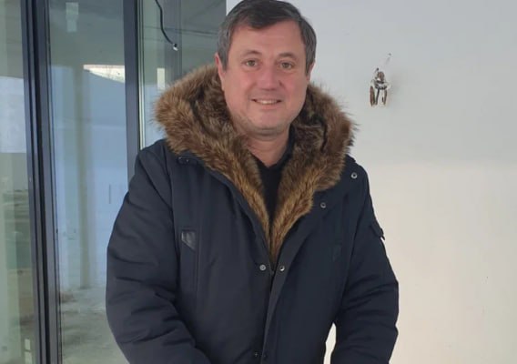Главу азербайджанской диаспоры Ислама Гусейнова лишили российского гражданства Официальная причина пока не называется От комментариев сам Гусейнов отказался Решение о лишении его гражданства с 14 октября приняло УМВД России по Ульяновской области по представлению регионального УФСБ рассказали источники портала Причина официально не называется Предполагают что это связано с политической ситуацией в мире Скорее всего Гусейнову придется покинуть страну и соответственно уйти с поста главы диаспоры Подписывайтесь 73online Присылайте новости
