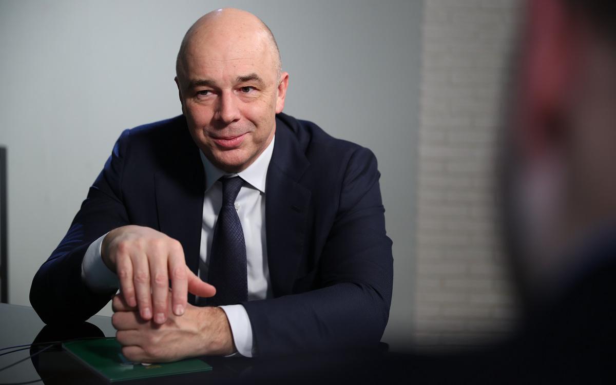 РФ может с 1 сентября 2026 года ввести новый технологический сбор налагаемый на импорт и производство отдельных видов товаров Соответствующие предложения Минфина РФ в рамках подготовки изменений в Налоговый кодекс РФ ко второму чтению были вынесены на рассмотрение правительства в четверг сообщил Интерфаксу источник знакомый с текстом поправок Размер этого сбора и перечень облагаемых им товаров как ожидается будет утверждать правительство О технологическом сборе в начале сентября говорил министр промышленности и торговли Антон Алиханов Средства предполагается пустить в фонды поддержки отечественных предприятий утильсбор на всё из за рубежа geonrgru YouTube sponsr ru