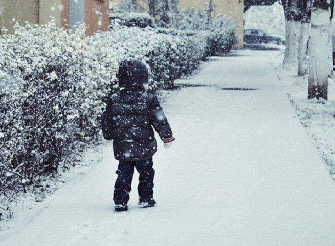 В Томске по поручению главы СКР возбудят уголовное дело об оказании транспортных услуг не отвечающих требованиям безопасности в отношении водителя автобуса высадившегося ребенка из общественного транспорта в холодную погоду Мальчик оказался в этой неприятной ситуации днем 4 февраля для полной оплаты проезда у него не хватало двух рублей и водитель автобуса высадил его в Октябрьском районе областного центра Подробнее на Бабре томск vtomsk24