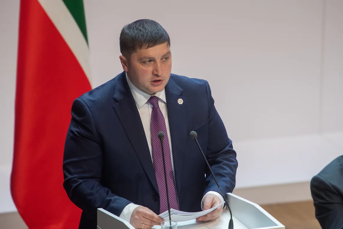 В Татарстане проходят выборы глав муниципальных образований Уже избраны мэр Нижнекамска Радмир Беляев мэр Бугульмы Дамир Фаттахов мэр Менделеевска Роберт Искандаров Фото Коммерсантъ Артемий Шуматов kommersantkazan