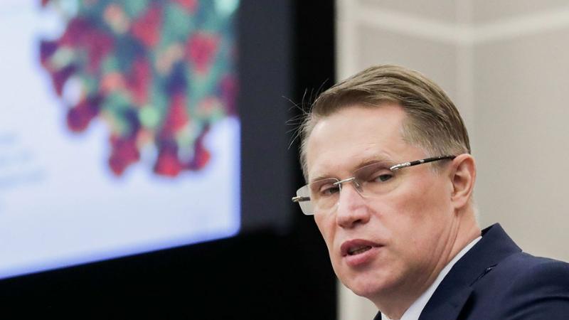 У Мурашко предложили не наказывать врачей за отклонение от клинических рекомендаций Кабмин направил в Госдуму поправки к закону о биологической безопасности, согласно которым клинические рекомендации не будут выступать предметом государственного контроля качества и безопасности медицинской деятельности. Об этом «Парламентской газете» сообщили в Минздраве. Верховный суд РФ ранее указал на обязанность врачей соблюдать клинические рекомендации, иное — противозаконно. Неопределенность в этом вопросе может привести к дополнительному оттоку кадров из сферы здравоохранения, грозить врачам уголовными делами, предположили эксперты.