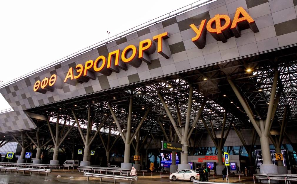 Пассажира рейса Уфа — Москва оштрафовали за шутку про бомбу на борту Уфимский районный суд вынес приговор мужчине, которого признали виновным в заведомо ложном сообщении об акте терроризма. Будучи пассажиром рейса Уфа — Москва, он вызвал переполох, заявив, что у него с собой взрывное устройство. По данным источника РБК Уфа, осужденный — 52-летний Ринат Тухватуллин. Рейс совершала авиакомпания «Победа». После посадки на борт в аэропорту Уфа он сообщил бортпроводнику, что у него в рюкзаке лежит бомба. Экипаж сообщил об этом правоохранительным органам. В аэропорту и самолете провели полноценную проверку. Взрывное устройство не обнаружили, а в отношении Тухватуллина возбудили уголовное дело. Мужчину приговорили к штрафу в 400 тыс. руб. с возможностью выплатить его частями. По статье 207 УК РФ «Заведомо ложное сообщение об акте терроризма» предусмотрено наказание в виде штрафа от 200 тыс. до 500 тыс. руб., в размере заработной платы за период от года до полутора лет, а также ограничение свободы на срок до трех лет либо принудительные работы на срок от двух до трех лет. РБК-УФА