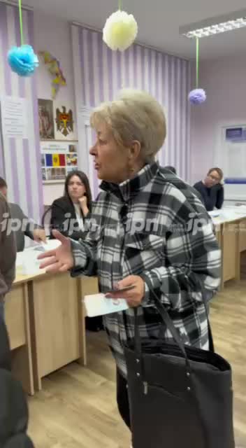 Скандал на выборах в Кишиневе: отказ в мобильной урне для инвалида