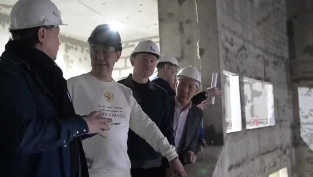 Глава Якутии Айсен Николаев проверил строительство Арктического центра эпоса и искусств