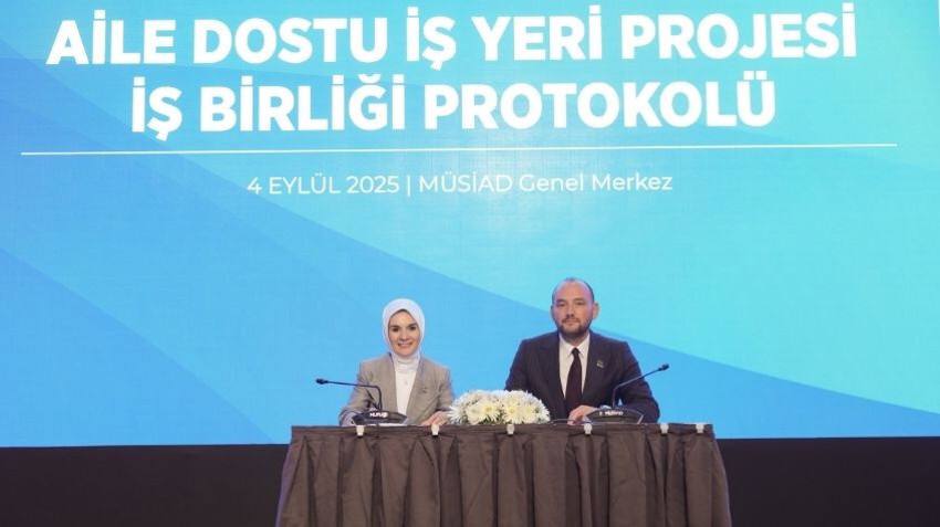 В Турции запущен Проект компании ориентированной на семью Aile Dostu İş Yeri Projesi направленный на поддержку семейных ценностей и стимулирование рождаемости Инициаторы Независимая ассоциация промышленников и предпринимателей MÜSİAD и Министерство семьи и социальных услуг Турции Компании члены MÜSİAD будут выплачивать сотрудникам при вступлении в брак сумму равную трем минимальным зарплатам а при рождении ребенка двум Эти выплаты освобождены от налогов Ожидается что проект охватывающий более 300 тысяч работников в 1025 компаниях привнесет в экономику около 1 миллиарда турецких лир Цель инициативы создать благоприятную среду для семей в стране ochgt
