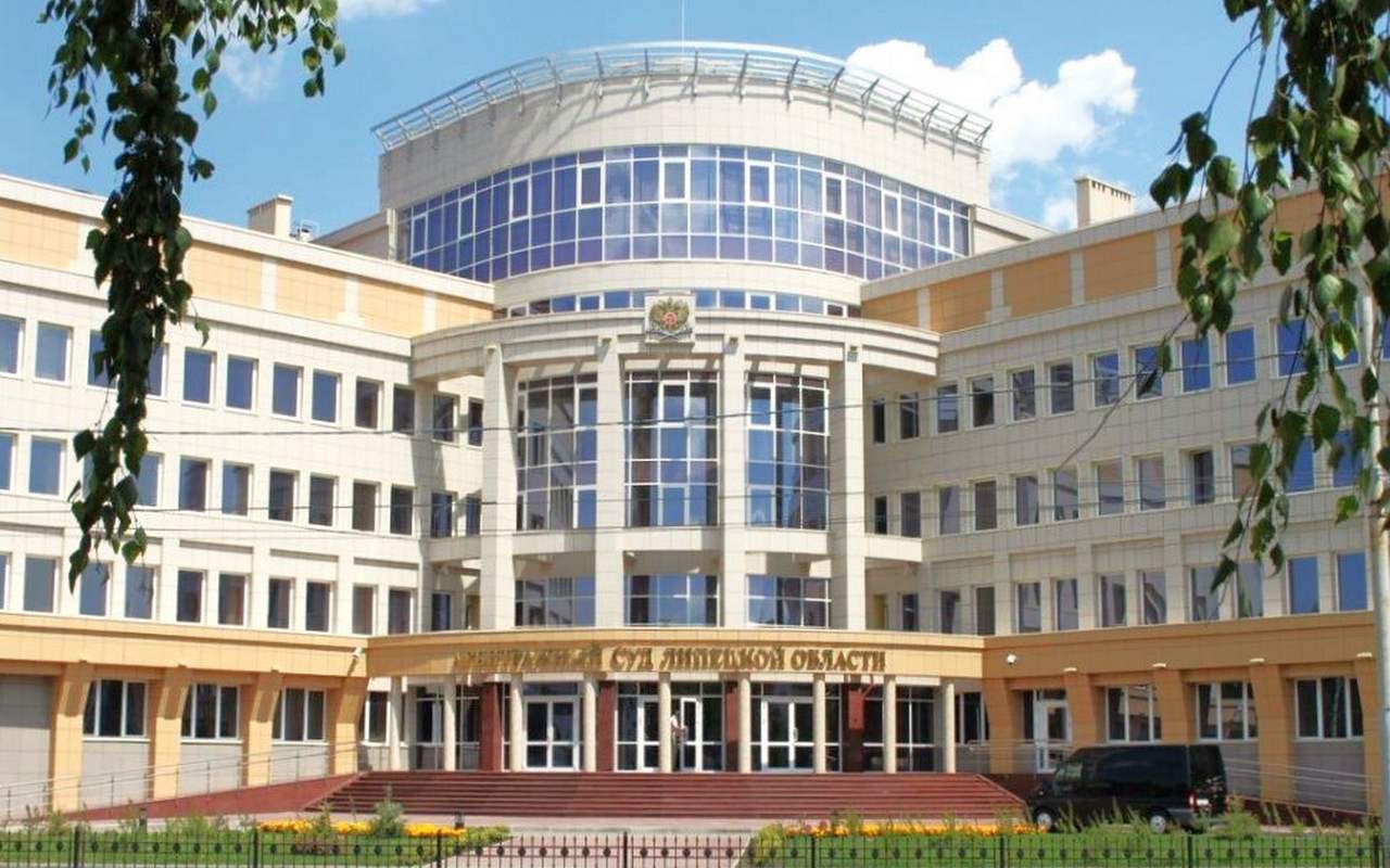 Арбитражный суд Липецкой области взыскал с «Пиковской Земли» почти 550 тыс. рублей ущерб за самовольную добычу подземных вод Арбитражный суд Липецкой области удовлетворил исковые требования Центрально-Черноземного межрегионального управления Росприроднадзора к ООО «Пиковская Земля». С компании будет взыскан ущерб в размере 546,9 тыс. рублей за самовольную добычу подземных вод без лицензии. В феврале 2024 года Росприроднадзор направил в адрес компании претензию с требованием добровольно возместить вред, причинённый недрам из-за незаконного использования подземных вод в 2021–2023 годах. Компания не исполнила требования ведомства в добровольном порядке, что стало основанием для обращения в суд. Арбитражный суд, рассмотрев представленные доказательства, признал требования Росприроднадзора законными и обоснованными, обязав «Пиковскую Землю» выплатить ущерб в полном объеме.