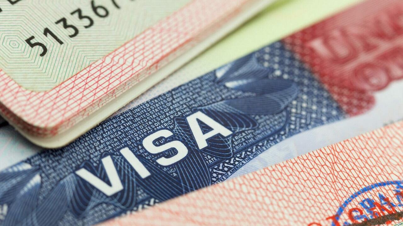 64% заявок на американские визы от узбекистанцев отклонены США отклонили более 64% заявок на туристические и деловые визы категория B1/B2 , поданных гражданами Узбекистана в 2024 году. Об этом говорится в новом отчете Госдепартамента США. Уровень отказов составил 64,41%, что на 4,85 процентного пункта больше по сравнению с 2023 годом 59,56% . Это один из самых высоких показателей среди стран региона. #США #Узбекистан #Общество #Миграция