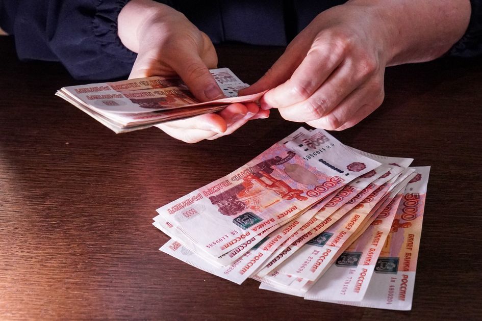 Прокуратура восстановила трудовые права сотрудников таможни Таганрогской транспортной прокуратурой на основании обращения бывшего сотрудника таможни проведена проверка исполнения трудового законодательства по итогам которой установлены факты незаконного лишения отдельных должностных лиц денежного довольствия в виде поощрительной выплаты за особые достижения в службе Подробнее на сайте Южной транспортной прокуратуры Фото Интернет