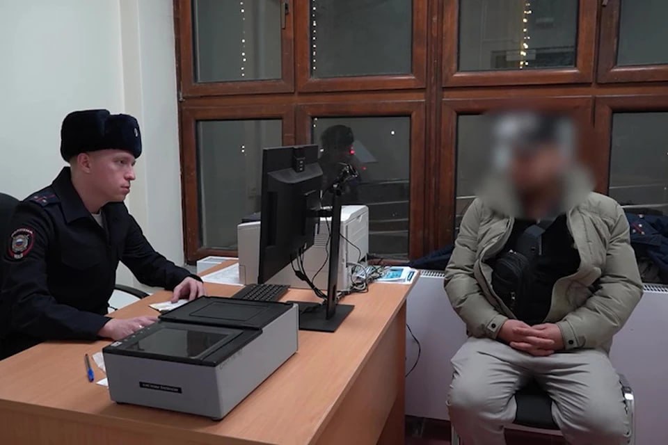 В Челябинской области в 12 раз уменьшилось количество преступлений совершенных иностранными гражданами Об этом сообщили в региональном ГУ МВД Преступлениями считаются некоторые нарушения миграционного законодательства Из за них с начала года возбудили уже более сотни уголовных дет 92 человек решили выдворить из страны еще почти 200 иностранцам в 2026 году успели запретить въезд в Россию   Подписаться на chelkp Мы в MAX