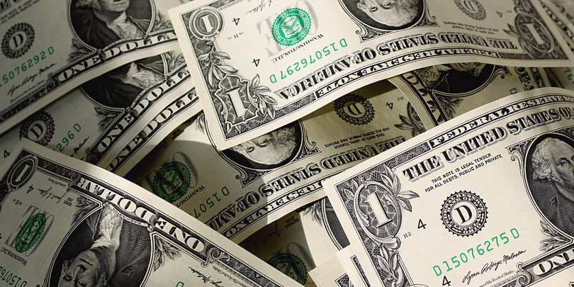 В Айгенис ожидают что курс доллара вырастет до 96 к концу 2026 года Российская валюта в 2026 году ослабнет в частности за счет сокращения продаж валюты вне бюджетного правила и падения нефтяных котировок полагают аналитики Подробнее Эксперты Айгенис спрогнозировали рост доллара до 96 к концу 2026 года Подписаться на Сам ты инвестор