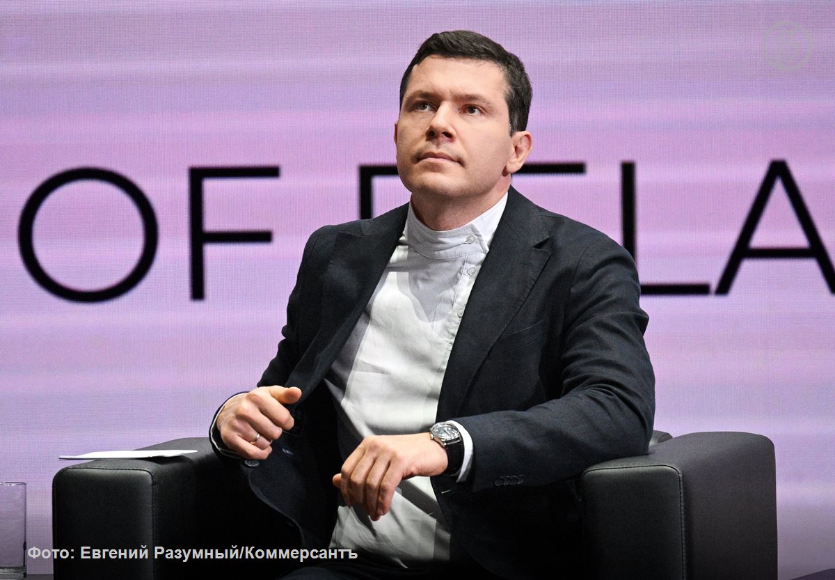 Власти России и ОАЭ обсуждают возможности упрощения расчетов внутри двух стран при взаимном обмене туристами По сути это попытка ответить на те вызовы с которыми столкнулась российская туриндустрия при приеме иностранных гостей Если российские граждане чьи банковские карты после февраля 2022 года были заблокированы за рубежом находят способы оплачивать товары и услуги в других странах то сложности с банковскими трансакциями в РФ для интуристов повод для жителей Эмиратов отказаться от поездки Поток путешественников из ОАЭ уже сократился в январе сентябре 2025 года их стало на 11 меньше чем год назад Подписывайтесь на Ъ Оставляйте бусты