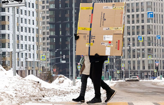 Девелопер ПИК не видит для себя необходимости обращаться за господдержкой ПИК ответственно подходит к ведению бизнеса и реализует консервативную финансовую политику поэтому у компании нет ни необходимости ни намерения обращаться к государству за финансовой поддержкой заявили в компании Устойчивая финансовая позиция компании подтверждается самыми высокими в отрасли кредитными рейтингами на уровне АА от двух рейтинговых агентств АКРА и НКР что на два пункта выше чем у большинства других девелоперов В среду стало известно что девелопер Самолет обратился в правительство с просьбой о господдержке Фото Валерий Шарифулин ТАСС interfaxonline