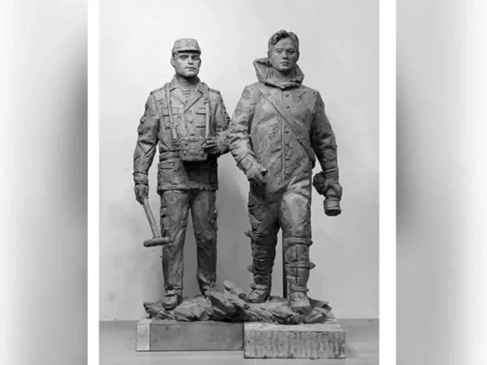 В Красноярске началось изготовление мемориального объекта посвящённого ликвидаторам последствий катастрофы на Чернобыльской АЭС Бронзовую скульптуру разместят на пересечении проспекта Комсомольского и улицы Мате Залки на аллее героев Чернобыля Автором композиции выступил скульптор Константин Зинич Инициатива принадлежит краевой организации инвалидов Союз Чернобыль Открытие памятника приурочат к 40 летию трагедии 26 апреля 2026 года Оставить обращение   Telegram замедляют подписывайтесь на нас в MAX