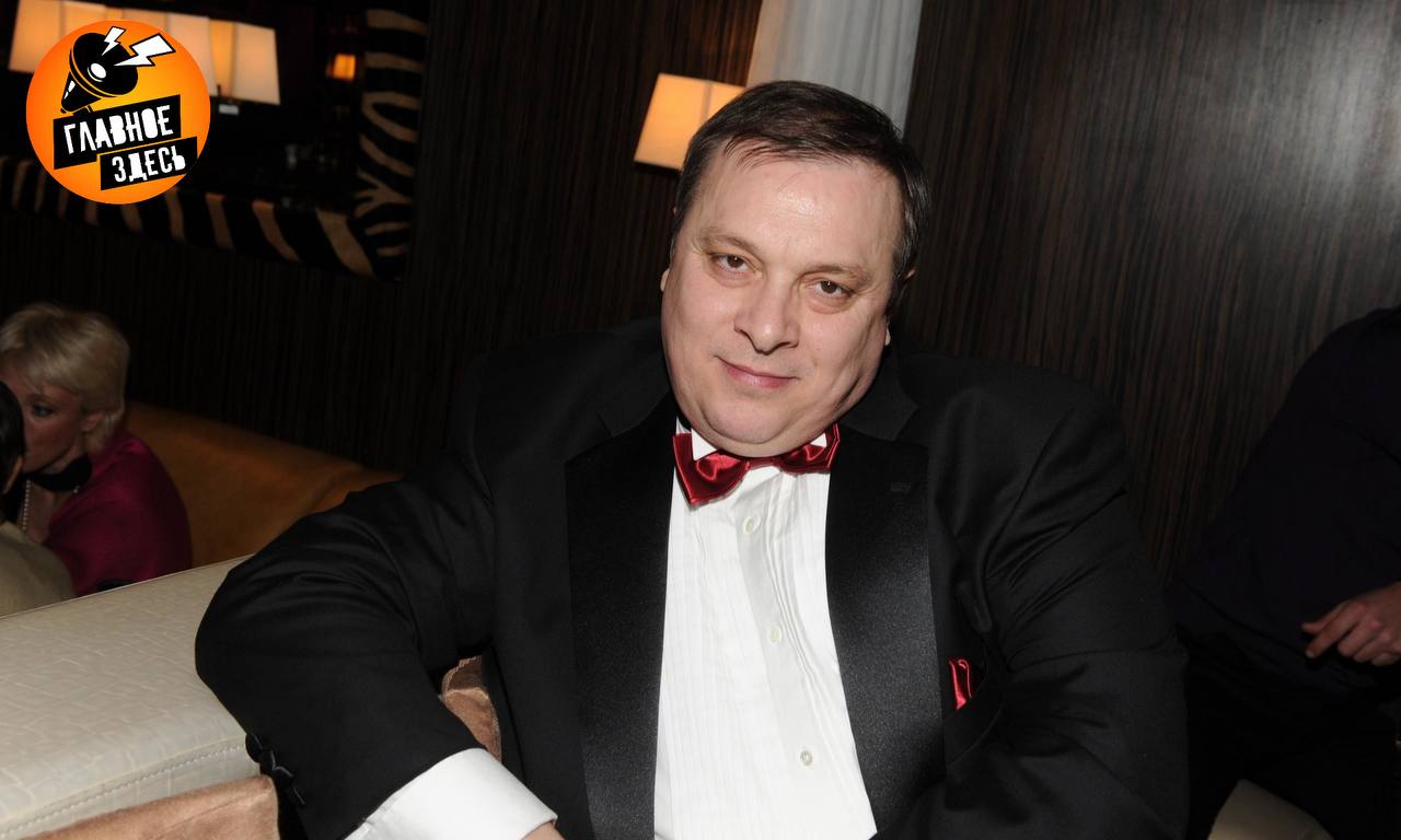 Андрея Разина заочно арестовали по делу о мошенничестве Таганский суд Москвы заочно арестовал продюсера Ласкового мая по делу о мошенничестве в особо крупном размере При помощи липового контракта Разин присвоил авторские начисления за хиты певца Юрия Шатунова на слова поэта Сергея Кузнецова Потерпевшей по делу признана вдова Кузнецова Главное здесь Подписывайтесь