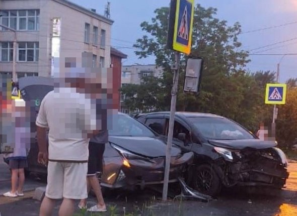 В Уссурийске 21-летний водитель спровоцировал ДТП на перекрестке – пострадал ребенок Столкновение Nissan Note и Toyota Prius произошло на улице Ленинградской    Читать подробнее на сайте...