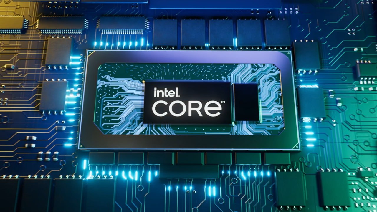 Intel получила 5 7 млрд от правительства США для спасения производства Финансовый директор Intel подтвердил получение 5 7 млрд от администрации Дональда Трампа В рамках сделки правительство получило взамен 10 акций компании чтобы предотвратить продажу ее фабричного бизнеса Согласно условиям соглашения с правительством 8 9 млрд грантов выданных по CHIPS Act были конвертированы в долю в бизнесе Кроме того если Intel продаст более 49 своего фабричного направления правительство сможет докупить еще 5 акций что должно удержать компанию от продажи ключевого актива CEO Intel Дэвид Зинснер отметил что компания не планирует уменьшать свою долю ниже 50 Фабрики Intel остаются убыточными только в 2024 году их потери составили 13 млрд В самих США этот шаг правительства назвали беспрецедентным некоторые республиканцы сравнили его с коммунизмом Трамп intel США Подписывайтесь на ARCHiTECH Чат
