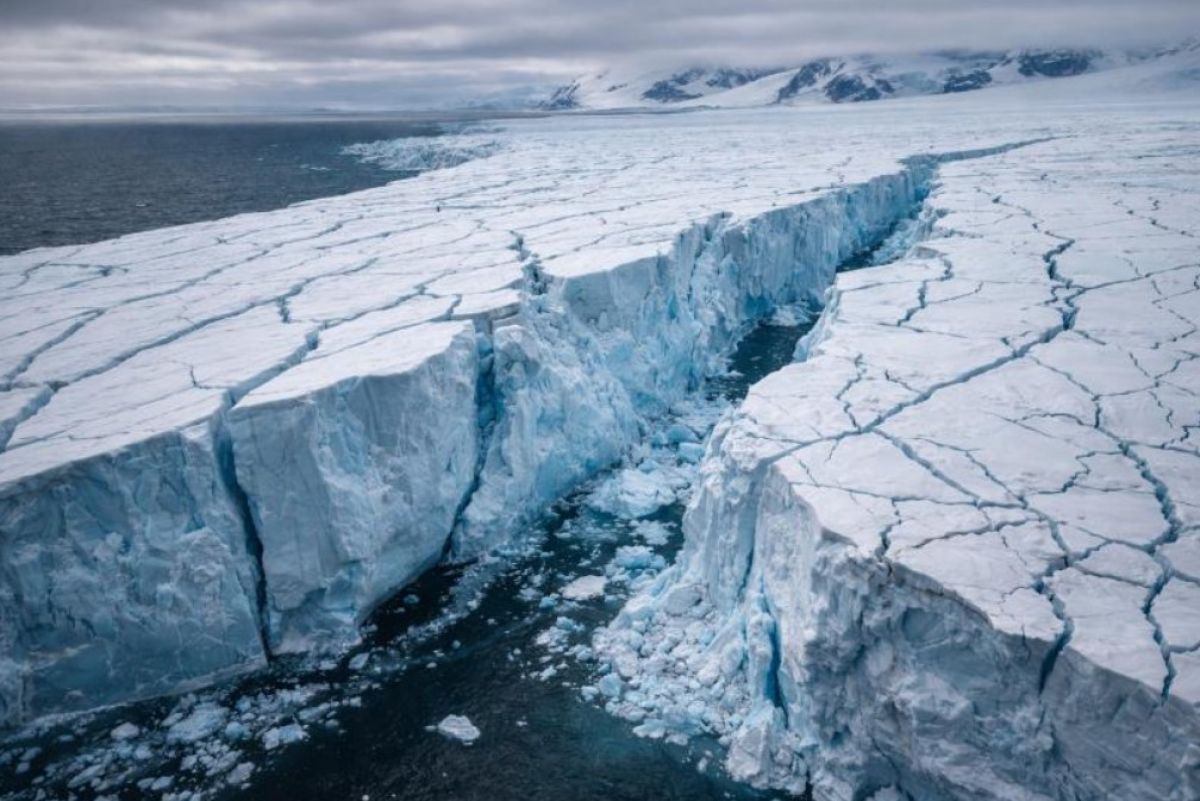 Что такое ледник Судного дня и следует ли о нем волноваться newsorel ru fn 1781584 html Международная научная экспедиция приступила к срочному изучению ледника Туэйтса в Западной Антарктиде известного как ледник Судного дня Спутниковые данные показали что он начал активное движение что может ускорить глобальное повышение уровня моря Прислать новость Подписаться Мы в MAX