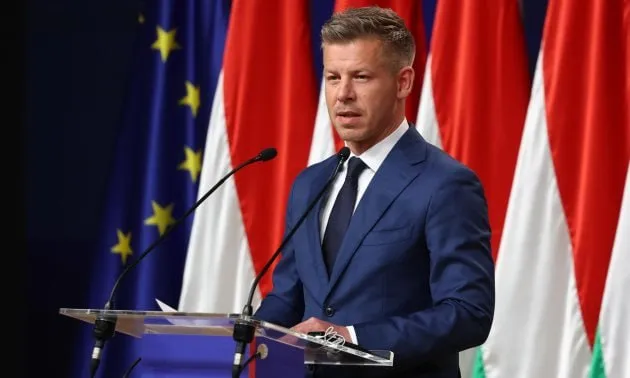 Петер Мадьяр стал новым премьер министром Венгрии На пост председателя партии Тиса избрал парламент Его кандидатуру поддержали 140 депутатов против выступили 54 один воздержался После оглашения результатов голосования которое транслировалось в эфире венгерских телеканалов Мадьяр принял присягу Подписаться на Говорит Москва Telegram VK МАКС