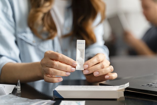 Экспресс тест для выявления рака создадут в течение трех лет Разработка основана на использовании специальных ферментов выделенных из морских микроорганизмов Уникальная тест система для быстрого выявления онкологических заболеваний созданная в ДВФУ может быть запущена в производство в течение трёх лет Источник ТАСС Спутник FM Уфимская Волна