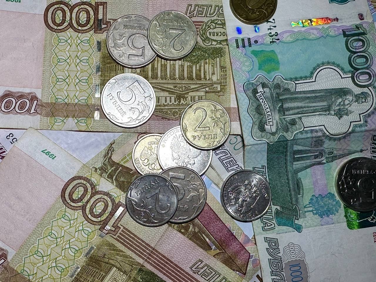 Более 60% страховых выплат аграриям в 2025 году пришлись на Дон и Кубань Общая сумма выплат сельхозпроизводителям Ростовской области и Краснодарского края по договорам страхования с господдержкой составила в январе-июне текущего года более 2,8 млрд рублей. На долю донских и кубанских аграриев пришлось свыше 60% страхового возмещения, при этом общий объем выплат в 33 регионах достиг в первом полугодии 4,6 млрд рублей.