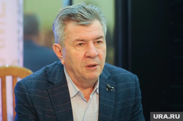 Глава челябинского центра охраны культурного наследия обжалует свой приговор ранее он получил пять лет условно за дешевую реставрацию театра Как заявил сам Михаил Быков с решением суда он не согласен и готовит апелляцию Его признали виновным в превышении полномочий во время ремонта театра оперы и балета имени М И Глинки Тогда в здании установили дешевый гранит а ущерб для Минкульта составил более 31 миллиона рублей Подписаться   Мы в MAX