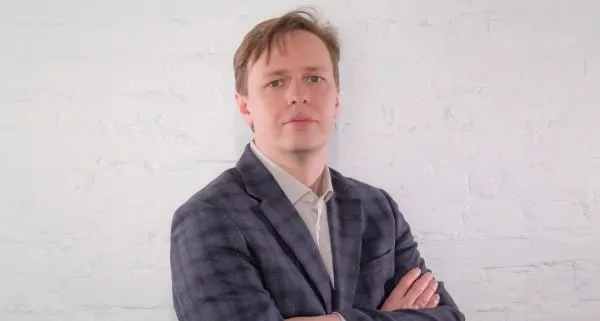 Театр Театр остался без худрука и перешел под управление директора Пермский Театр Театр меняет модель управления Вместо уволенного художественного руководителя Бориса Мильграма театр возглавит исполнительный директор Егор Мухин Об этом сообщает Новый компаньон со ссылкой на краевой минкульт На сайте театра Мухин уже указан руководителем Изменения произошли после расторжения контракта с Мильграмом Суд удовлетворил иск прокуратуры и обязал минкульт уволить худрука в связи с утратой доверия за ранее допущенное коррупционное нарушение 2 апреля краевой суд оставил решение в силе а 13 апреля Мильграма уволили Фото ГКБУК Пермский академический Театр Театр       Подписаться на Properm ru в MAX
