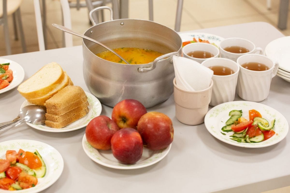 Поставщик питания в школы Калуги самовольно поднял цены на детские обеды   kaluganews ru fn 1785753 html В школах Калуги с нового года цены на питание выросли на 35 процентов а в ряде школ и на 50 процентов Оказалось что цены на обеды для детей поставщик питания поднял самовольно   Прислать новость Подписаться