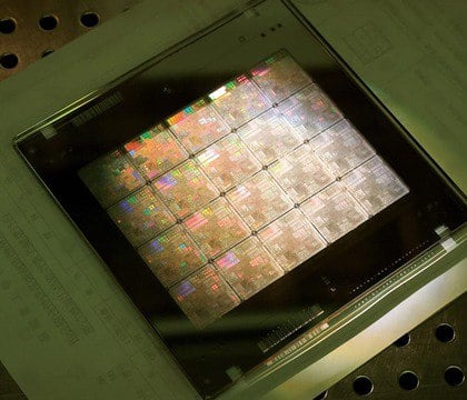 TSMC хочет перенести производство компонентов для видеокарт Blackwell на завод в США — Reuters  Массовое производство NVIDIA Blackwell перенесут на март 2025 — возможно, ускорители будут выпускаться на другом континенте.  Читать далее