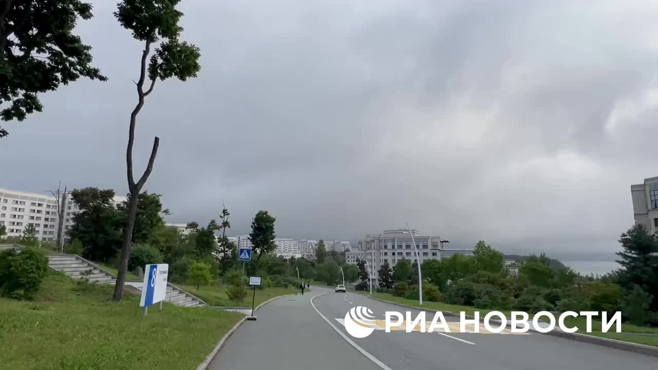 Юбилейный ВЭФ на острове Русском: от дождя к солнечной погоде