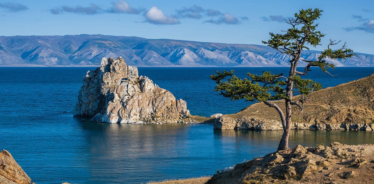 На Байкале туристический налог вводить не будут, во всяком случае, пока. Как сказал губернатор Иркутской области Игорь Кобзев, вначале нужно подготовить инфраструктуру для привлечения туристов, а уже потом думать о новых сборах. Неожиданное решение, учитывая, что даже не туристические регионы и муниципалитеты, например, Новосибирск и Тамбов, поспешили объявить о введении налога в следующем году.