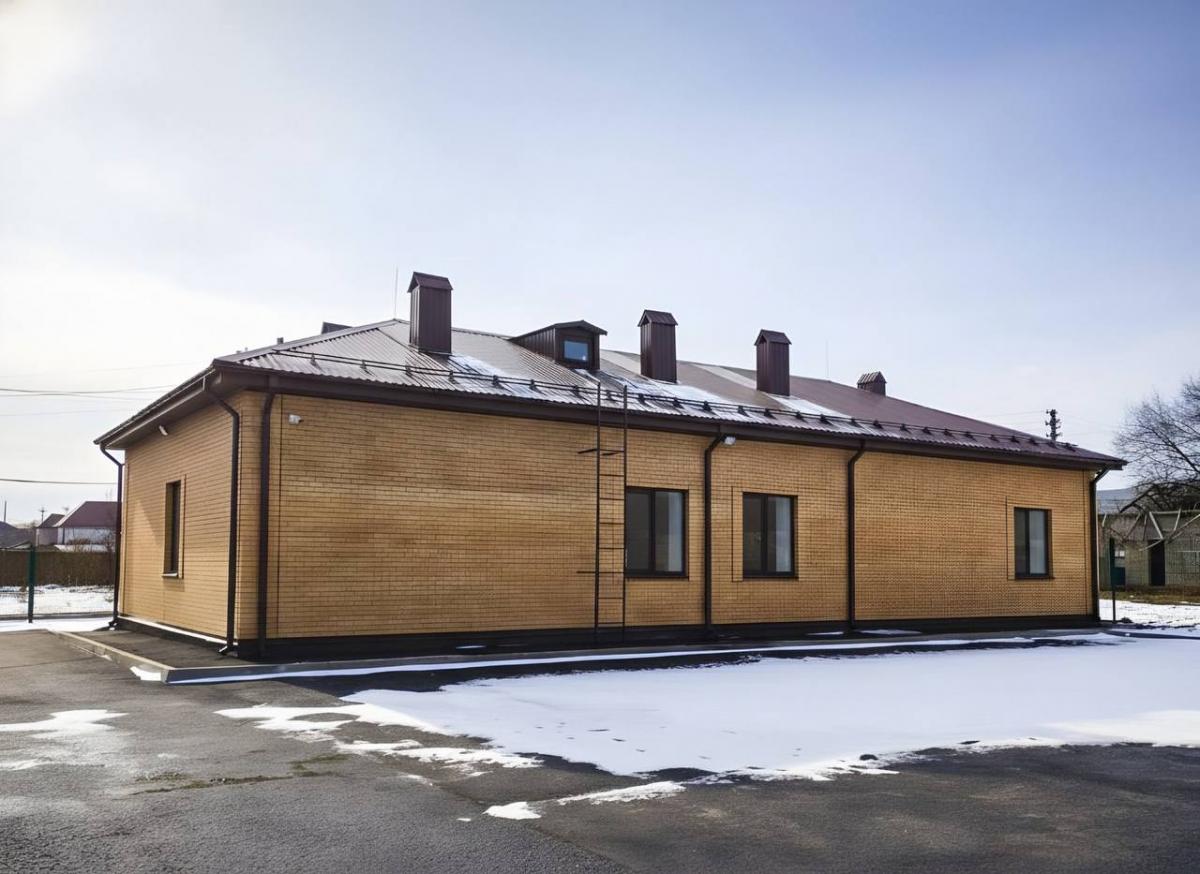 Около 20 новых медицинских учреждений строятся и реконструируются в населенных пунктах Карачаево Черкесии В ближайшее время планируется открыть две врачебные амбулатории в аулах Кубина и Эльтаркач Новые объекты здравоохранения соответствуют современным стандартам и уже оснащены необходимым медицинским оборудованием Сейчас строительные работы продолжаются на 14 объектах амбулаториях в Домбае Коста Хетагурова Джаге Кардоникской Счастливом Кумыше Эркен Шахаре Эльбургане Красном Востоке Исправной Также возводятся новые здания ФАП в Кичи Балык фельдшерского пункта в Кызыл Тогай и корпус поликлиники в Псыже идет реконструкция амбулатории в Новой Джегуте