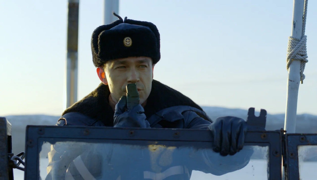 «Кракен» собрал миллиард рублей в российском прокате, согласно данным ЕАИС. На это ему понадобилось около шести недель, выход состоялся 17 апреля. Фантастический триллер о подводной лодке, которая столкнулась с морским монстром, стал седьмым российским фильмом с начала года, преодолевшим отметку в миллиард рублей. Ранее это сделали «Волшебник Изумрудного города. Дорога из желтого кирпича», «Финист. Первый богатырь», «Елки 11», «Домовенок Кузя», «Пророк. История Александра Пушкина» и «Батя 2: Дед». «Кинопоиск Новости»