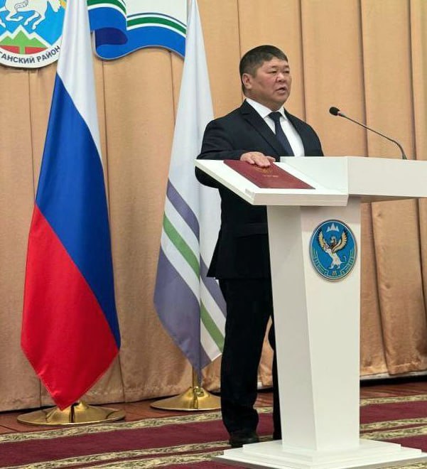 Айдар Акчин вступил в должность главы Улаганского района Напомним на днях его единогласно наделили полномочиями главы депутаты райсовета Акчин возглавляет район с 2023 года