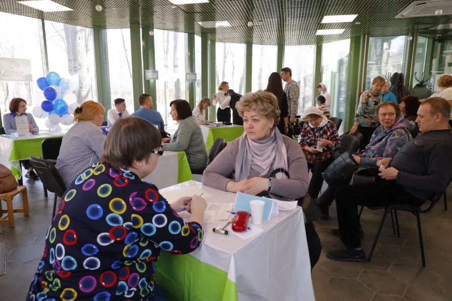 Профилактическая акция «День здорового сердца» пройдет в нижегородском парке «Швейцария»    Нижегородцев приглашают принять участие в ежегодной профилактической акции «День здорового сердца». Она пройдет в воскресенье, 29 сентября, в парке «Швейцария» в Нижнем Новгороде.    Как сообщили в министерстве здравоохранения Нижегородской области, акция приурочена к празднованию Всемирного дня сердца.  В ходе мероприятия можно будет узнать о правилах сохранения здорового сердца, а также бесплатно пройти медицинский скрининг и получить консультации врачей узких специальностей.    Нижегородская Стрелка Z Подпишись