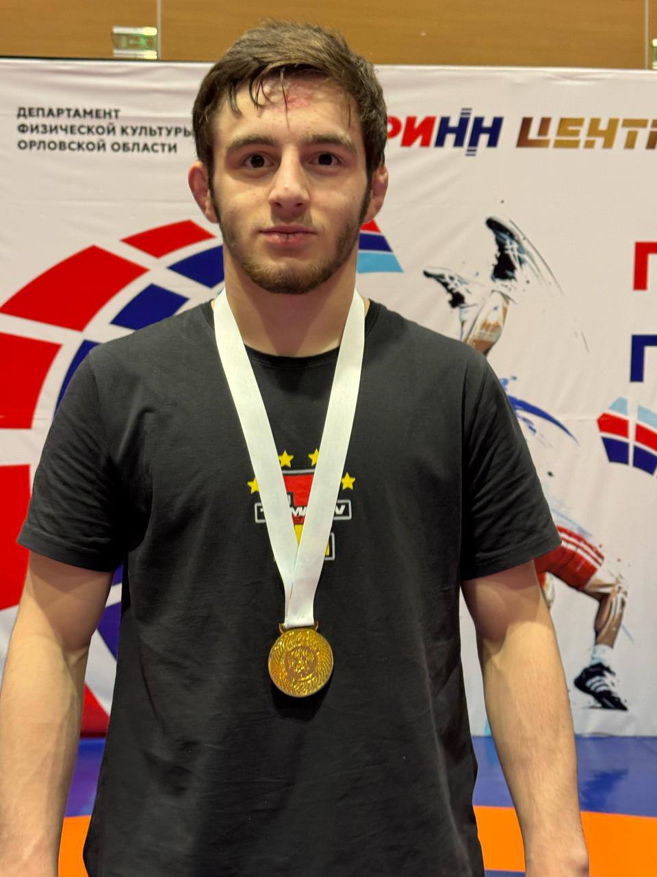 Тунджай Вердиев, Исса Зангиев и Давид Дзебисов выступят на первенстве мира по вольной борьбе среди юношей до 18 лет Борцы из Осетии включены в состав сборной России для участия в турнире. Состав национальной команды объявил старший тренер сборной Ислам Калаев. Вердиев выступит в весе до 60 кг, Зангиев — до 80 кг, а Дзебисов — до 92 кг. Отметим, все трое в марте стали победителями первенства России. Первенство мира пройдет в Греции с 1 по 3 августа, сообщили в минспорта.
