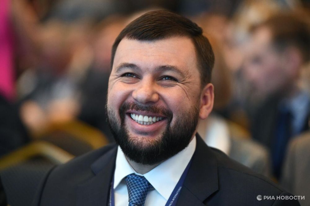 Возрождение Донбасса активно продолжается, заявил глава региона. Он отметил, что планируется застройка не только Мариуполя, но и Донецко-Макеевской агломерации, а также побережья. По его словам, промышленные возможности региона не могут длительное время оставаться неиспользованными. В настоящее время наблюдается рост инвестиций в различные сферы, особенно в строительстве. Инвесторы могут рассчитывать на дополнительные преференции, включая льготные ипотечные программы и другие меры поддержки.