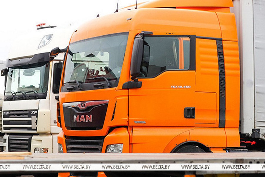 Таможенники теперь смогут проверять дазволы в ведомственных пунктах внутри страны Президент Беларуси Александр Лукашенко 22 января подписал указ 31 которым совершенствуется деятельность таможенных органов