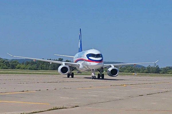Антон Алиханов проведение научных работ по ремоторизации SSJ 100 запланировали на 2026 год Минпромторг РФ в 2026 году планирует проведение научных и опытно конструкторских работ для установки новых двигателей на самолет SSJ 100 будет предлагать правительству их финансировать за счет средств министерства заявил глава ведомства Антон Алиханов в кулуарах форума Российский промышленник Об этом сообщает ТАСС У планера еще есть большой запас ресурсов поэтому для нас сейчас важно провести работу научную и опытно конструкторскую по ремоторизации для того чтобы решить некоторые технические вопросы с такой pin to pin поэлементной прим ТАСС заменой Но тем не менее там есть часть работ которые необходимо будет завершить Думаю что эти работы точно мы возьмем на себя Будем финансировать с руки министерства Будем во всяком случае такой путь предлагать руководству правительства И в следующем году эту работу планируем провести сказал Алиханов aviaru net n289369