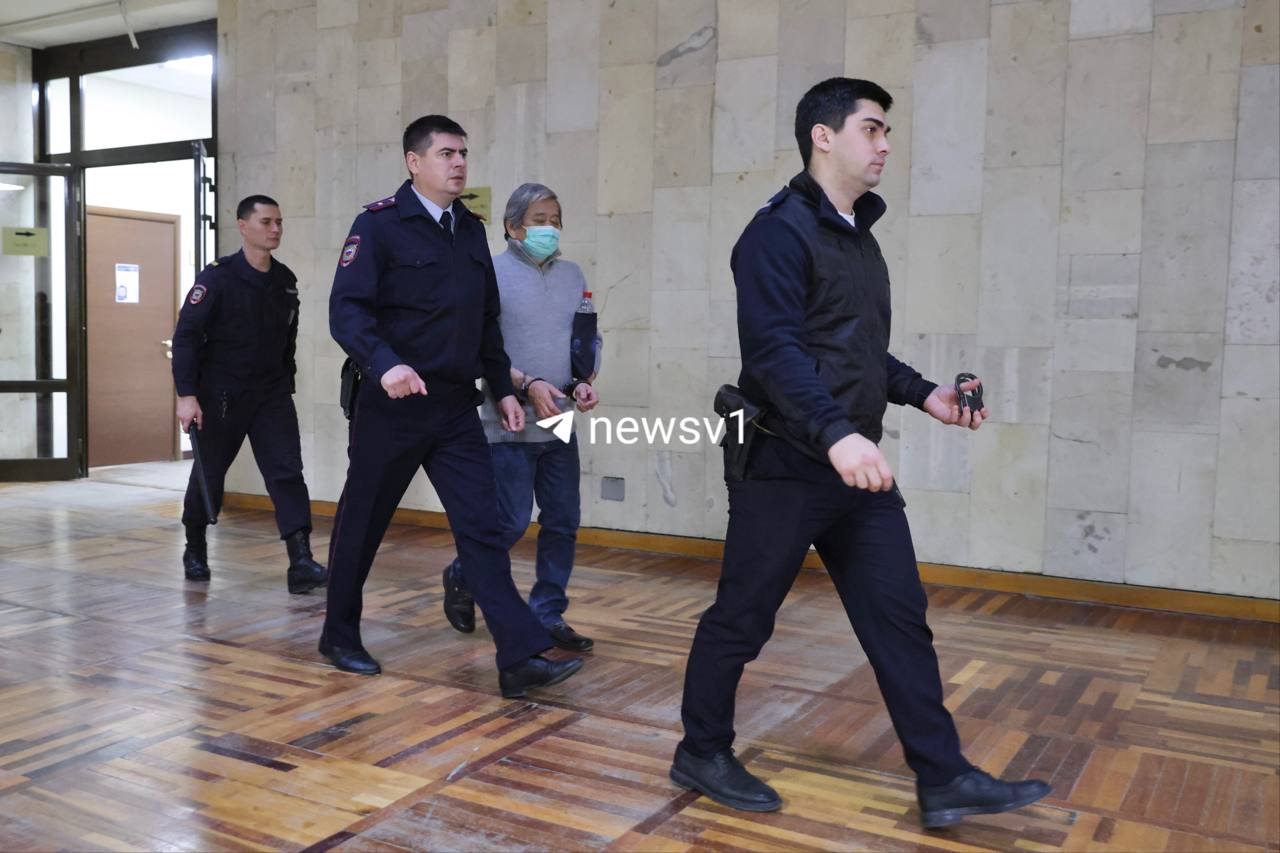 После прений настроение у Александра Пака резко ухудшилось Приговор мужчине огласят в 15 30 Читайте новости Волгограда в MAX