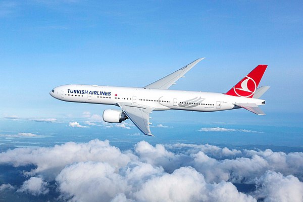 Turkish Airlines запретила провоз умных чемоданов с неотсоединяемыми батареями  Турецкая авиакомпания Turkish Airlines запретила провоз умных чемоданов, у которых не отсоединяется литиевый аккумулятор, как в багаже, так и в ручной клади. Об этом сообщает Прайм со ссылкой на данные службы поддержки авиаперевозчика.  Умные чемоданы снабжены литиевыми аккумуляторами, таким чемоданом можно управлять со смартфона через Bluetooth.  "Умные чемоданы, литиевые аккумуляторы которых не отсоединяются, нельзя провозить ни в багаже, ни в ручной клади", – сообщили в компании.  aviaru.net/n286252