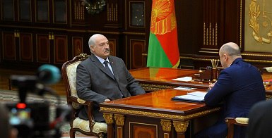 Александр Лукашенко принял с докладом посла Беларуси в России Александра Рогожника