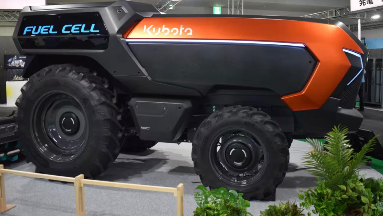 Kubota представила первый в мире беспилотный трактор работающий на водороде