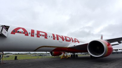 Самолёт Air India совершил экстренную посадку в Шереметьеве   Московский аэропорт Шереметьево принял на запасной аэродром самолёт Boeing 787 авиакомпании Air India, совершавший рейс из Индии в Великобританию.  Читать далее