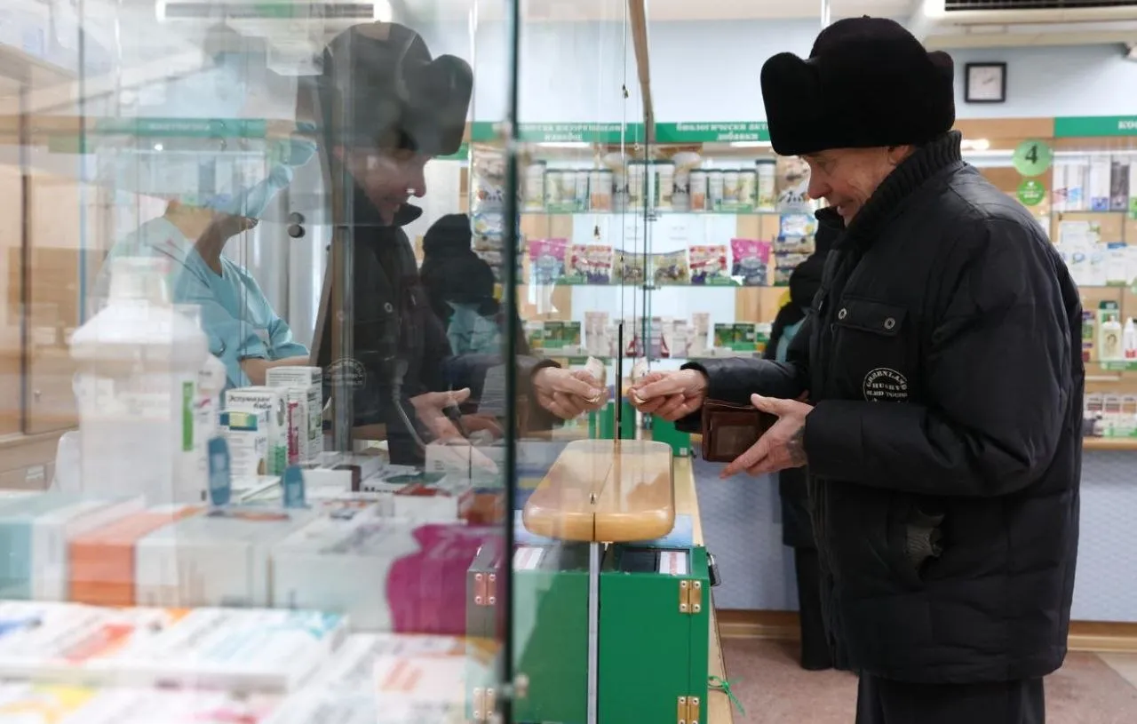 Минздрав ужесточил правила продажи трех лекарственных препаратов Речь идет о Габапентине противоэпилептическое средство Баклофене применяется для снижения мышечного тонуса при различных неврологических заболеваниях и Дицикловерин Парацетамоле обезболивающее Их внесли в перечень предметно количественного учета Источник ТАСС Спутник ФM Уфимская Волна Мы в MAX